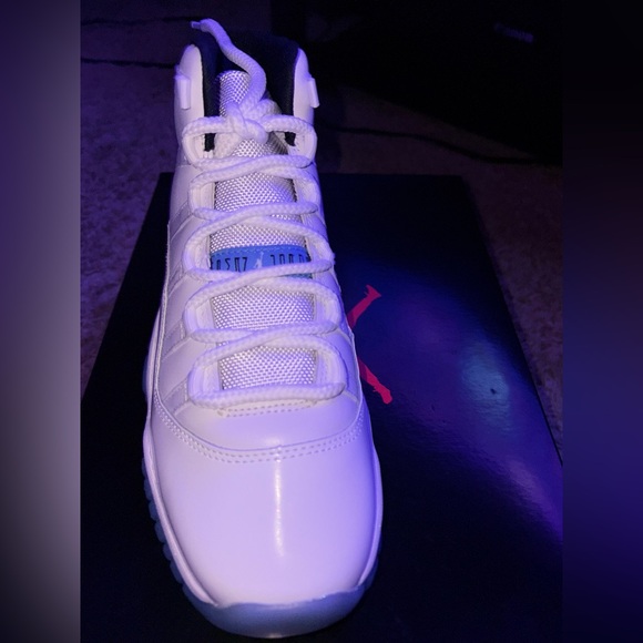 2024 UNRELEASED JORDAN 11s LEGEND BLUE | SIZE 7Y | NWT - Picture 3 of 7